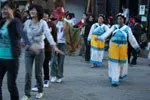 Zhongdian wieczorne tańce na rynku
