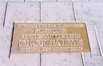 Tablica pamiątkowa w miejscu śmierci Olafa Palme